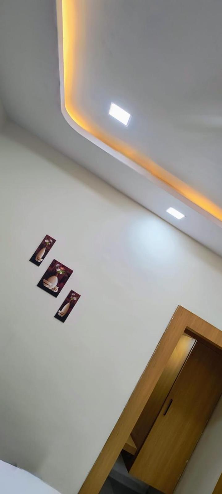 Hotel Satyam Shajapur Exterior foto