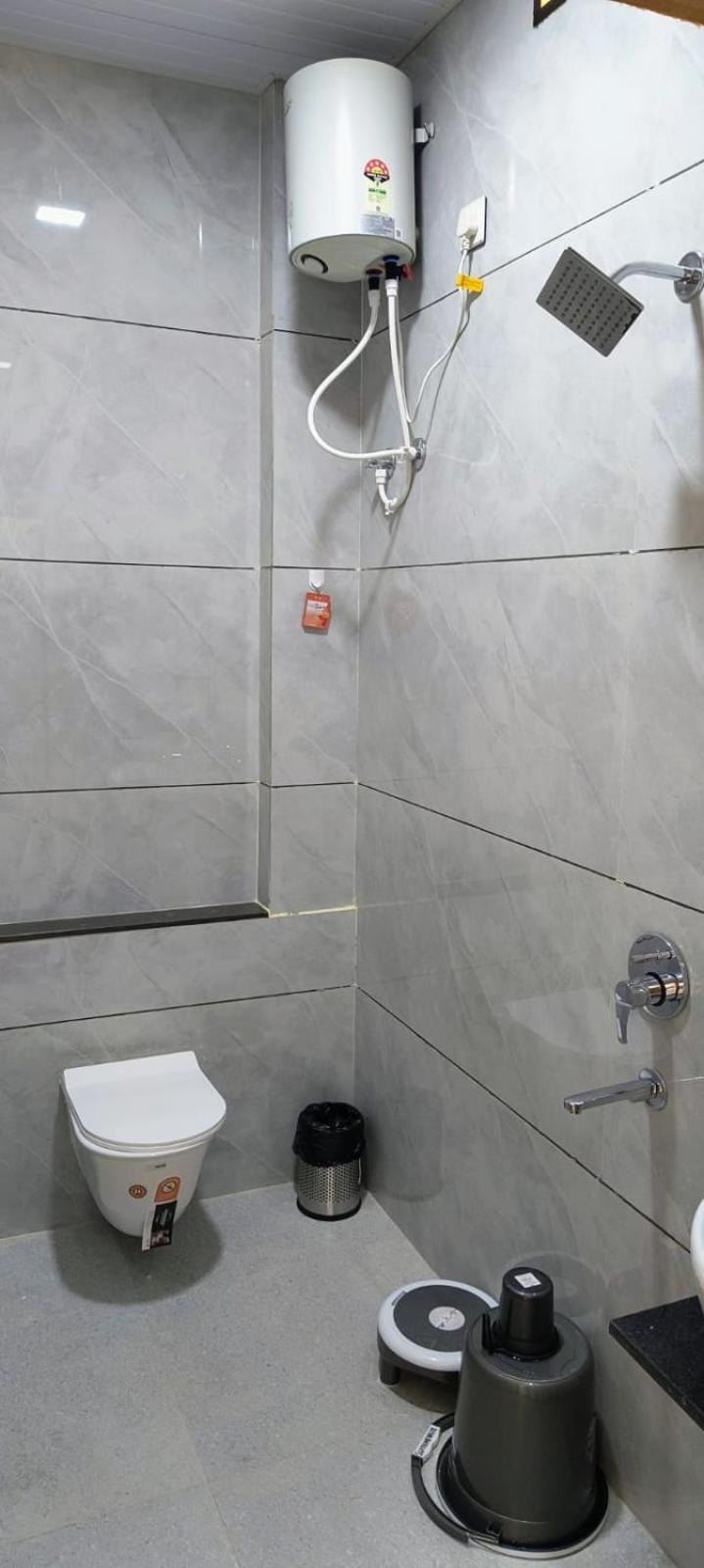 Hotel Satyam Shajapur Exterior foto